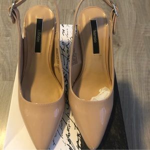 Kenzie Women’s beige sling back pumps new in box size 8